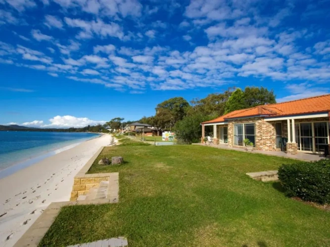 4 Bedrooms Cottage