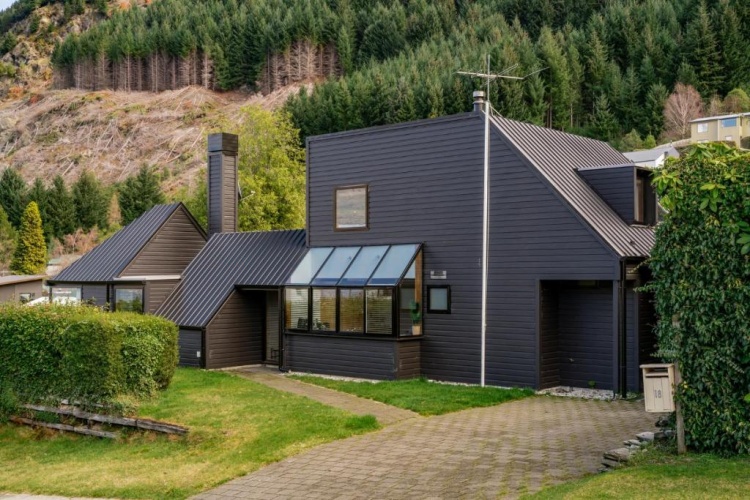3 Bedrooms Cottage