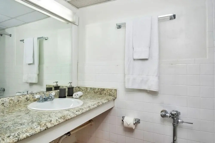 Cozy Studio/1bath, Hallandale Beach,pool & Parking