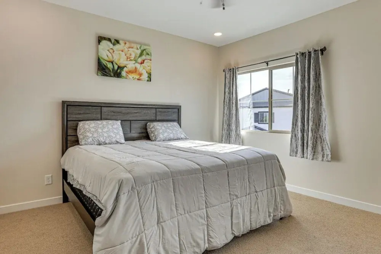 Community Pool & Hiking Trails: Deer Valley Condo