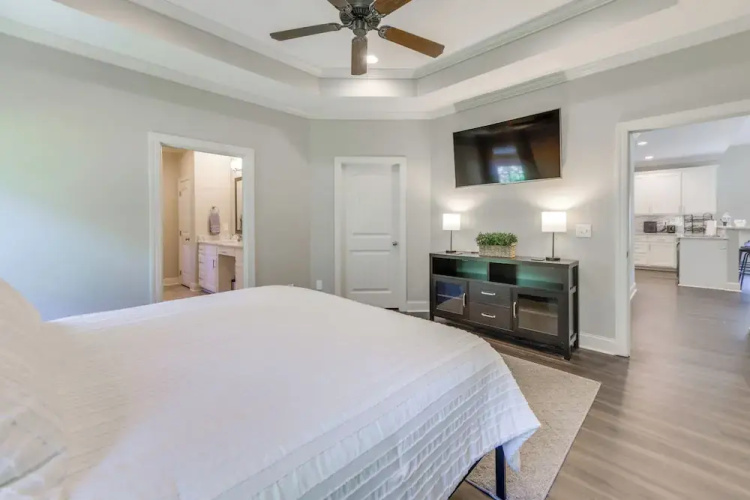 3 Mi to Campus: Auburn Home w/ Deck + Fire Pit