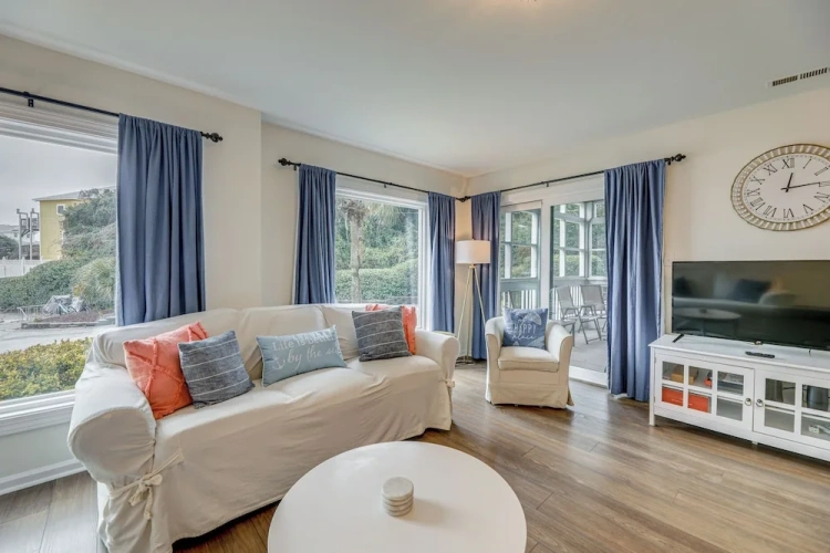 3 Bedrooms Apartment with balcony