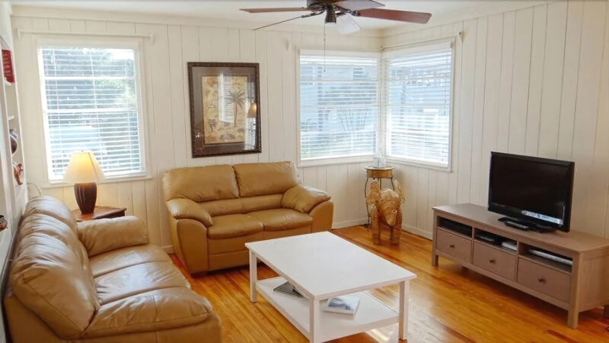 106 30th St 4 Bedroom Home