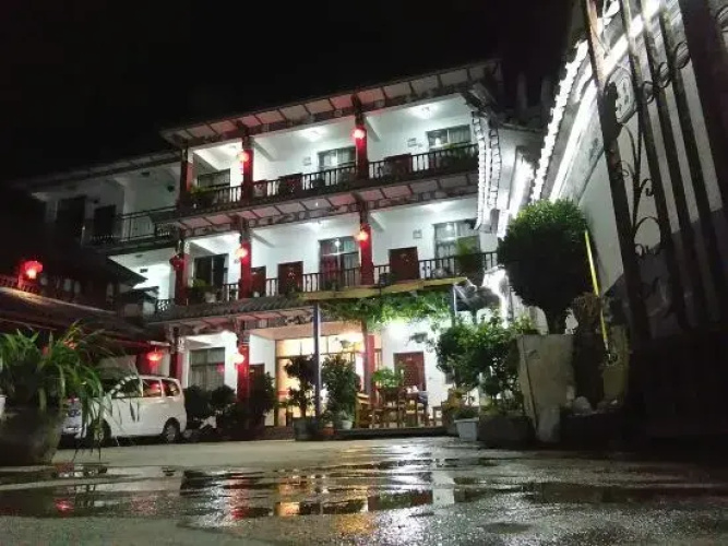 the clouds flower house(云深不知处花园民宿)