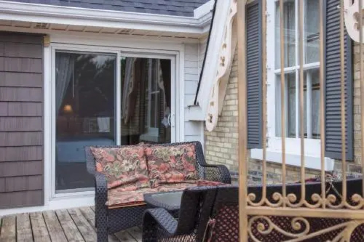 Avery House Bed & Breakfast
