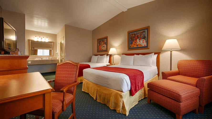Lamplighter Inn & Suites at SDSU