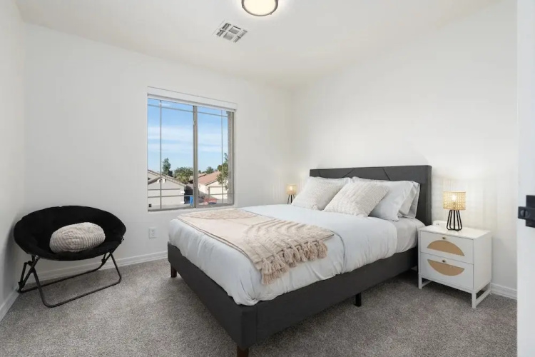 5 BD Gilbert Home 4 Min to Downtown
