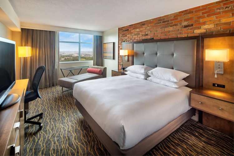 DoubleTree by Hilton Toronto Airport