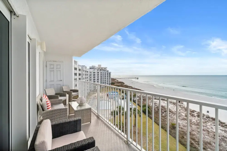Moonspinner by Book That Condo