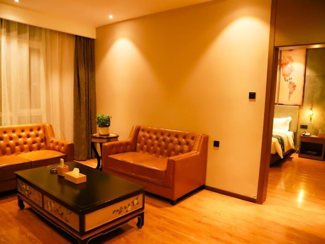 Quadruple Family Suite