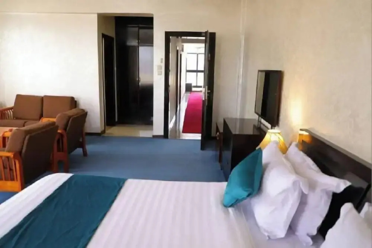 Platinum Hotel