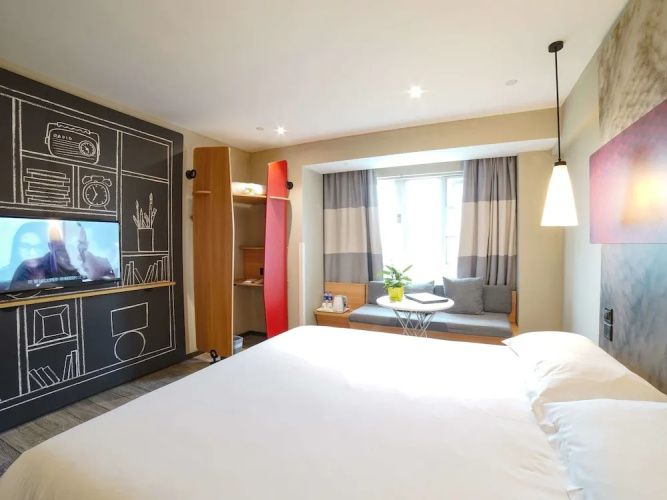 ibis Chengdu West Jingcui Road