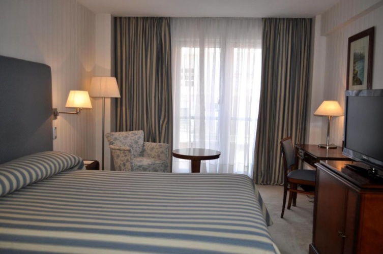 Standard Double room with city view