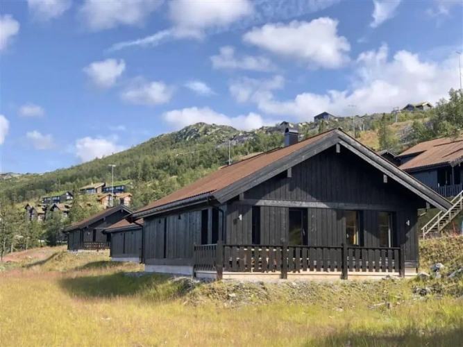 4 Bedrooms Cottage
