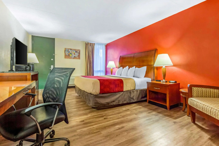 Econo Lodge Inn & Suites Brookings