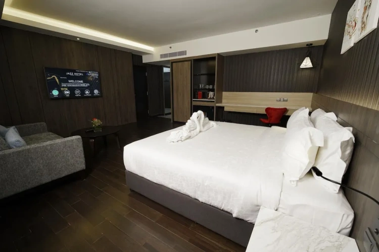 2 Bedrooms Double Suite