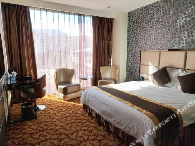 Deluxe Single Suite
