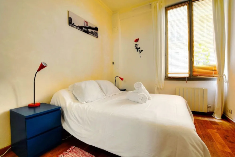 Rustic 1 Bedroom Apartment in Montmarte