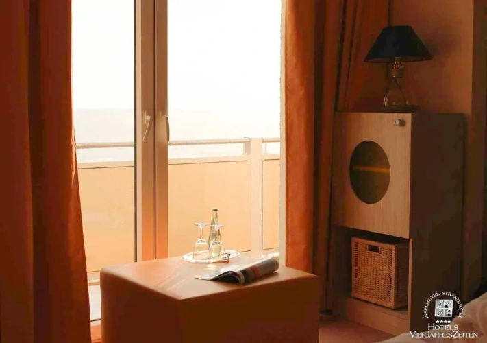 Superior Double room with balcony and with partial sea view
