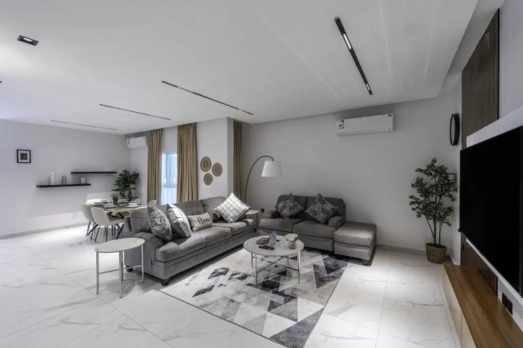 2 Bedrooms Apartment