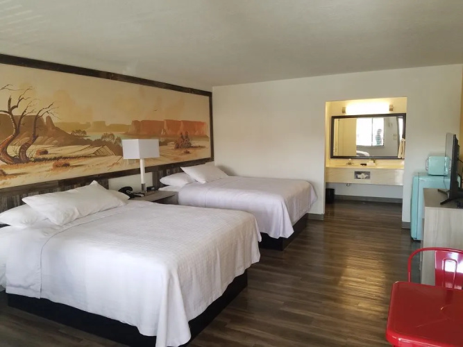 Expedition Lodge