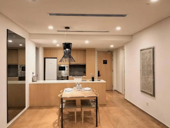 1 Bedroom Luxury Apartment with balcony and with city view