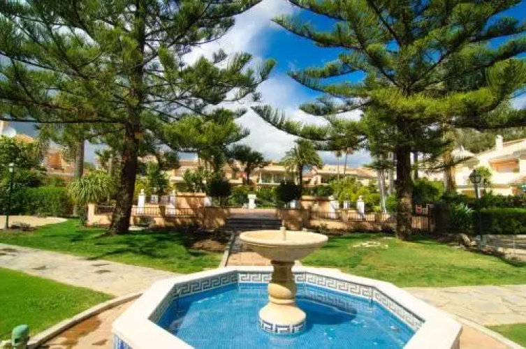 First line townhouse Venalmar