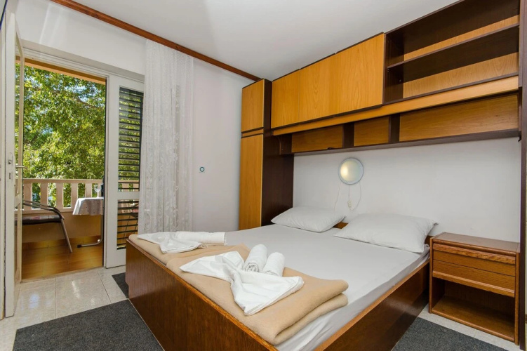 Apartments and Room Nada