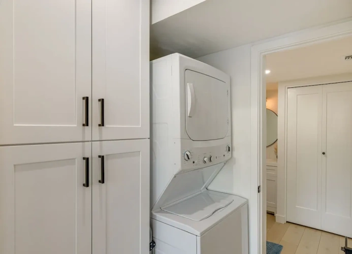 3 Bedrooms Apartment