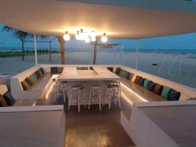 6 Bedrooms Luxury Villa beachfront