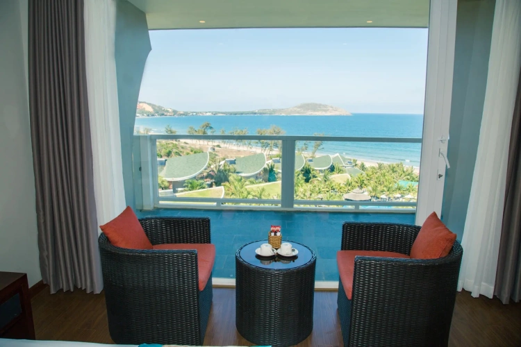 Deluxe room with ocean view