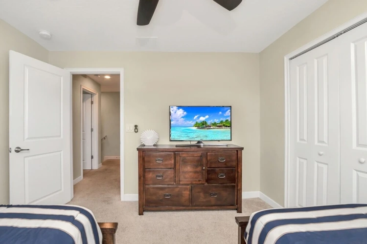 5 Bedrooms Cottage