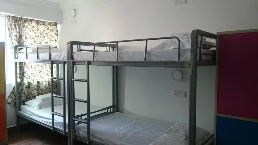 Halo Hostel