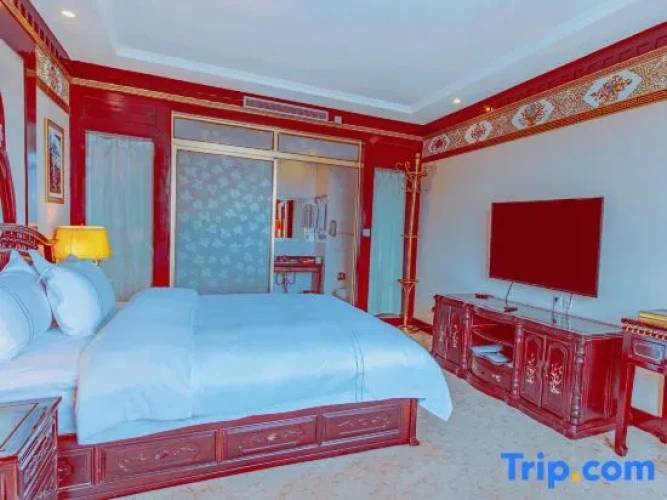 Luxury Suite