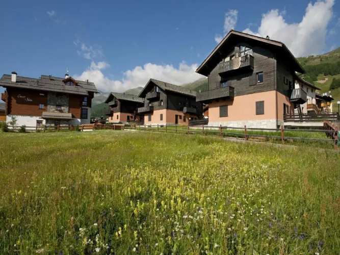 Sara Apartments
