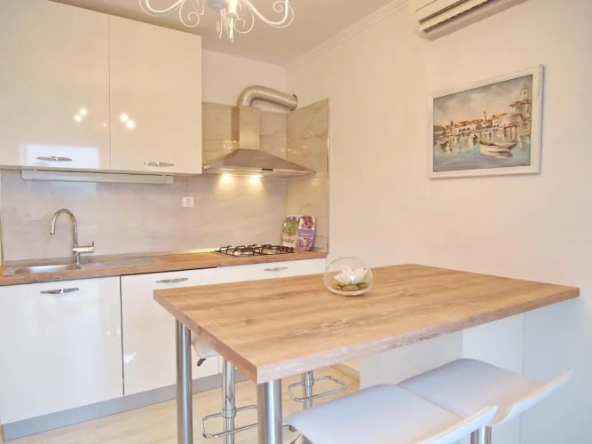 1 Bedroom Apartment with balcony