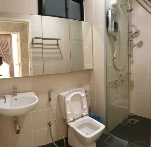 3 Bedrooms Apartment