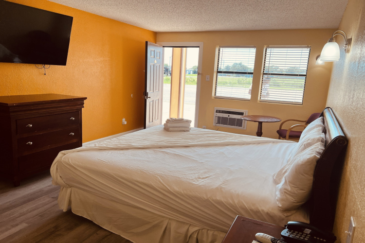 Premier Inn & Suites