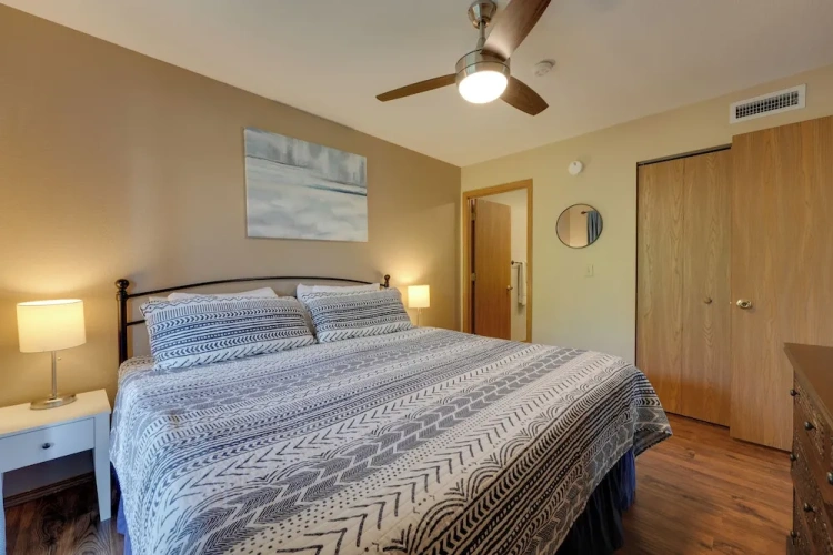 2 Bedrooms Apartment