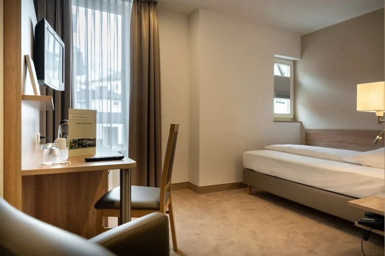 Superior Double room with balcony and with city view