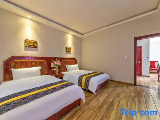 Quadruple Suite