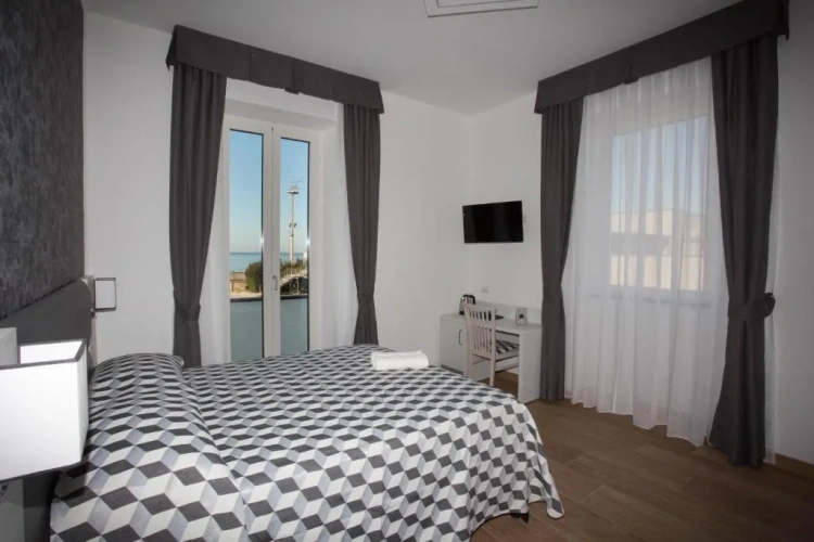 Deluxe Double room with balcony and with sea view