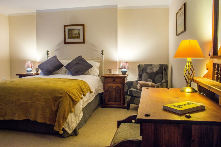 Hillbrook House Apartment 9