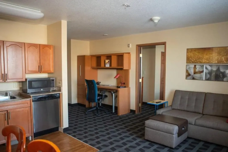 2 Bedrooms Double Suite