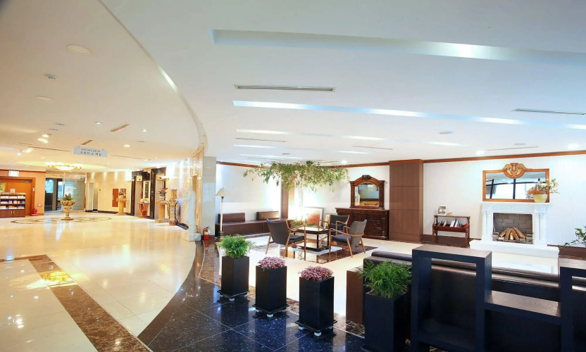 Dawn Beach Hotel