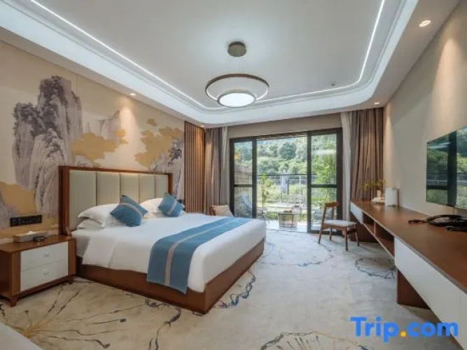 Deluxe Double room with courtyard view