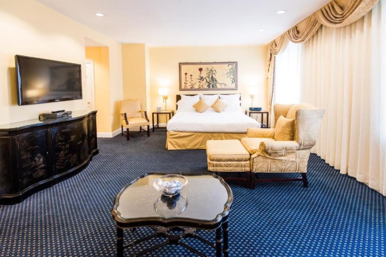 Deluxe Double Suite