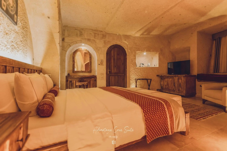 Nino Cave Suites