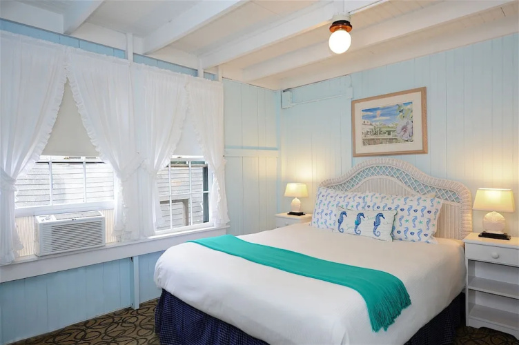 Pequot Hotel