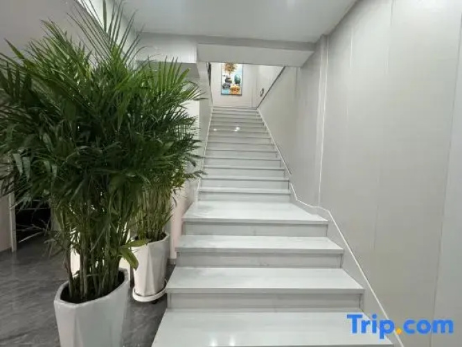 Xinyu Business Hotel